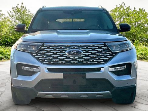 Used 2020 Ford Explorer Platinum w/ Premium Technology Package image 3