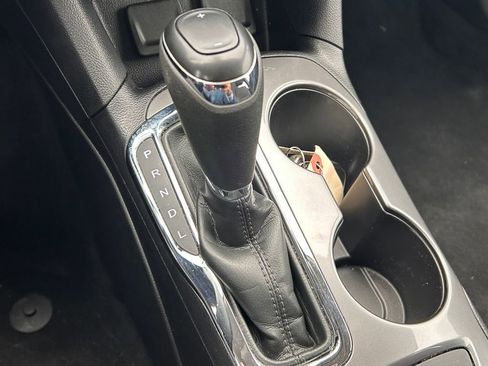 Used 2018 Chevrolet Cruze LT w/ Convenience Package image 18