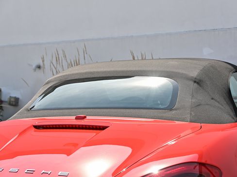 Used 2014 Porsche Boxster RWD image 17