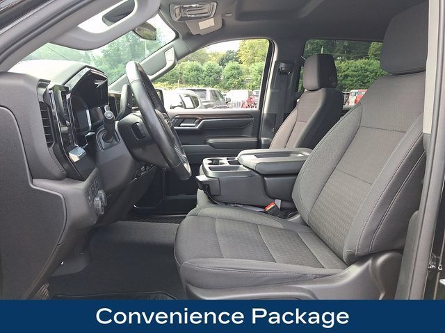 Used 2025 Chevrolet Silverado 1500 LT AWD/4WD image 2