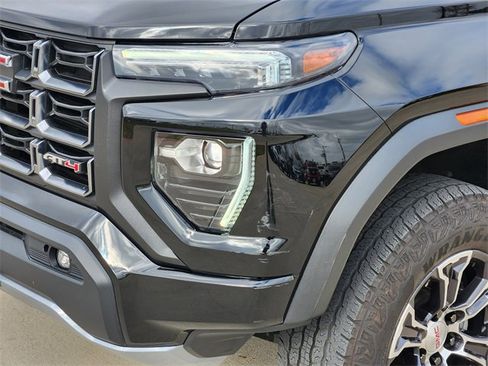 Used 2023 GMC Canyon AT4 w/ AT4 Premium Package image 9