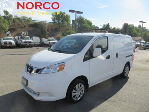 Used 2017 Nissan NV200 SV image 2