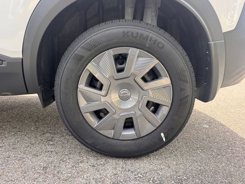 New 2026 Nissan Kicks S image 8