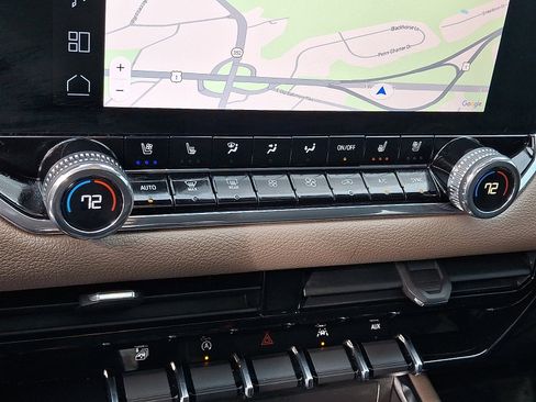 Used 2023 GMC Canyon Denali w/ Denali Black Edition image 17