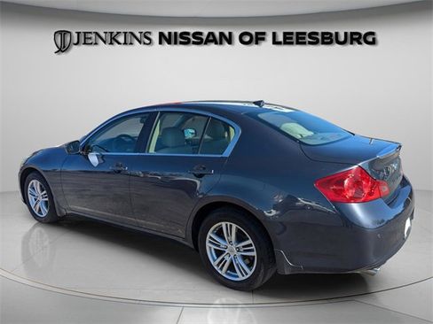 Used 2010 INFINITI G37 X w/ Premium Pkg image 9