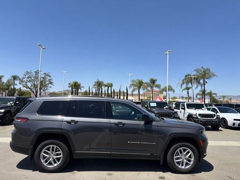 Used 2025 Jeep Grand Cherokee L Laredo AWD/4WD image 9