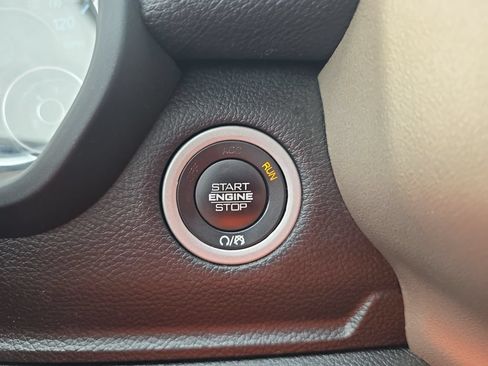 Used 2022 RAM 1500 Laramie AWD/4WD image 27