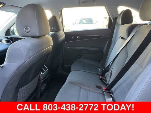 Used 2020 Kia Sorento LX w/ LX I4 Convenience Package AWD/4WD image 11