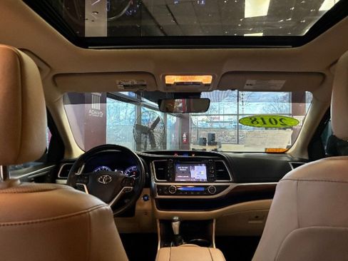 Used 2018 Toyota Highlander Limited image 29