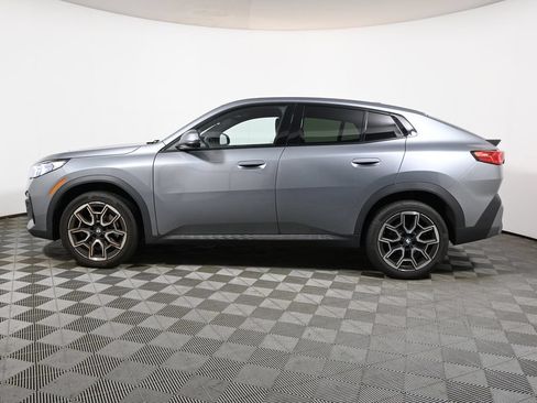 Used 2025 BMW X2 xDrive28i w/ Technology Package AWD/4WD image 2