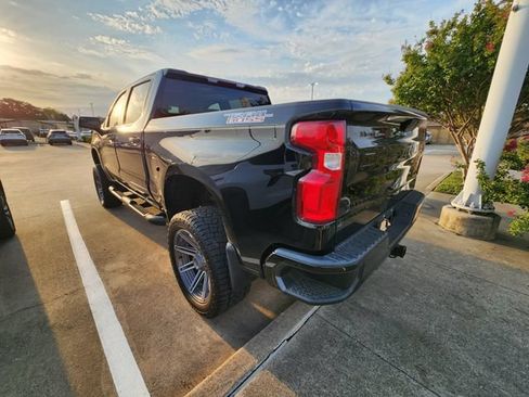 Used 2020 Chevrolet Silverado 1500 Custom Trail Boss w/ Custom Convenience Package AWD/4WD image 4