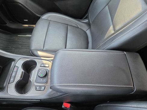 Used 2023 GMC Acadia SLT AWD/4WD image 20