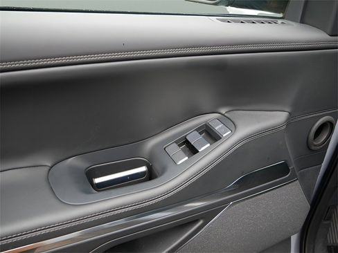 Used 2025 Lincoln Navigator Reserve w/ Jet Appearance Package image 16