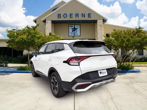 Used 2024 Kia Sportage LX image 3