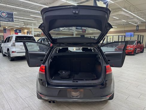 Used 2015 Volkswagen Golf S image 12