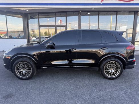 Used 2017 Porsche Cayenne Platinum Edition AWD/4WD image 4