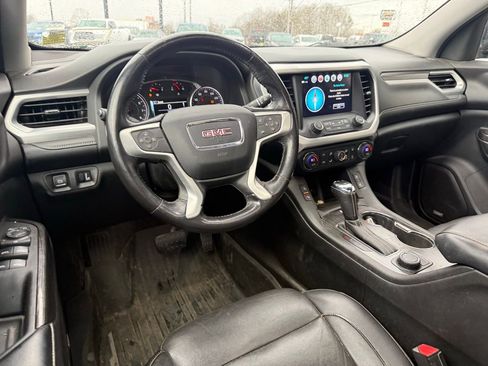 Used 2019 GMC Acadia SLT w/ Black Edition image 5
