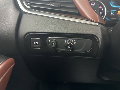 Used 2018 Buick Enclave Avenir w/ Avenir Technology Package image 39