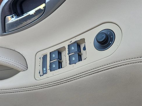 Used 2010 Buick LaCrosse CXL image 25