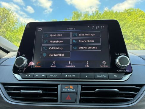 Used 2025 Nissan Altima 2.5 SV image 17