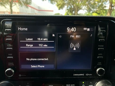 Used 2022 Toyota Highlander XSE FWD image 25