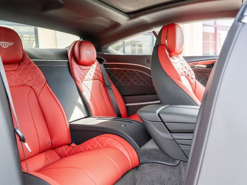 Used 2024 Bentley Continental GT Mulliner image 11
