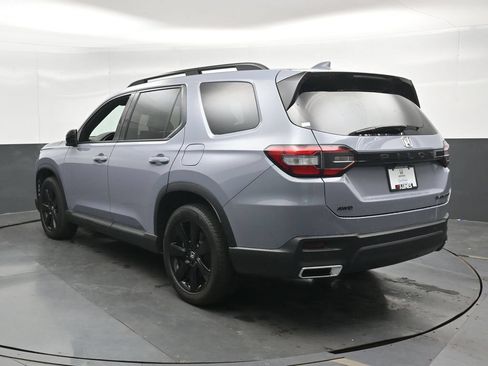 Used 2025 Honda Pilot Black Edition image 8