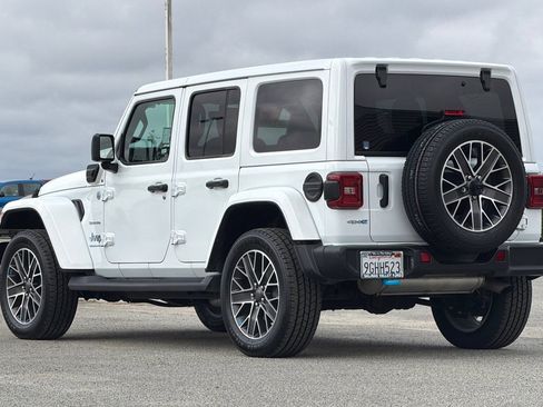 Used 2023 Jeep Wrangler Unlimited Sahara w/ Cold Weather Group AWD/4WD image 6