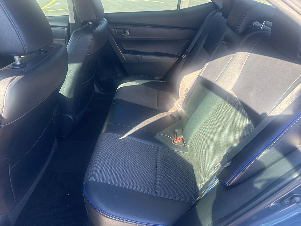 Used 2017 Toyota Corolla SE w/ Carpet Mat Package (TMS) FWD image 22
