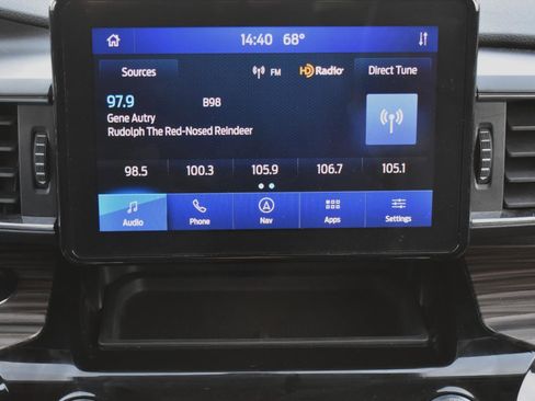 Used 2023 Ford Explorer Limited image 28