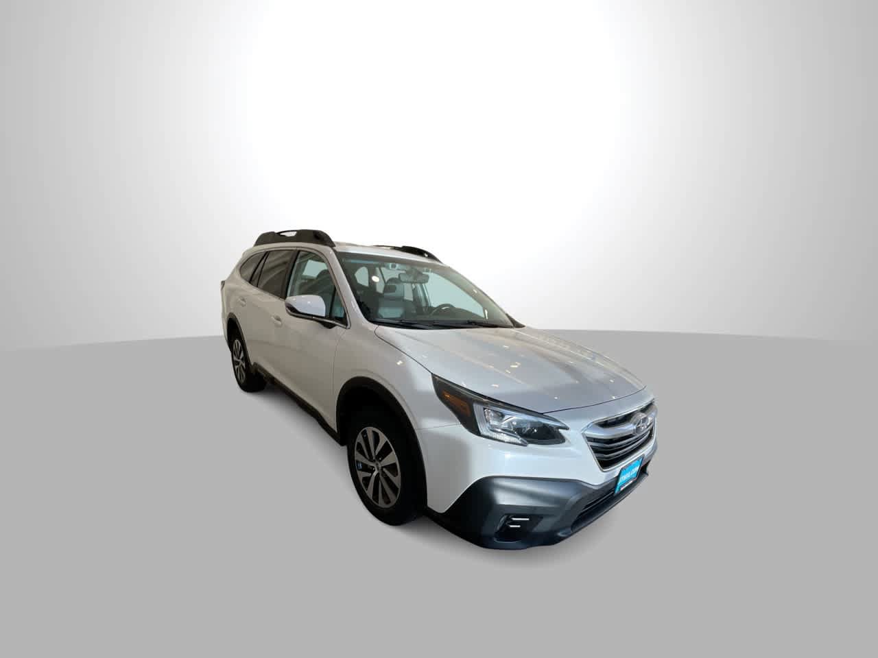 Used 2020 Subaru Outback Premium w/ Tech Package 1 AWD/4WD image 2