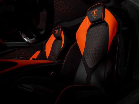 Used 2024 Lamborghini Revuelto AWD/4WD image 37