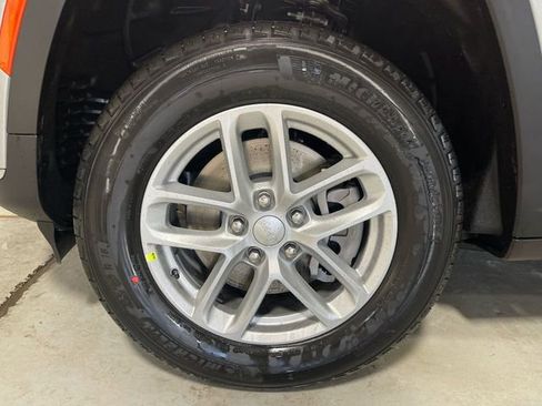 New 2026 Jeep Grand Cherokee L Laredo AWD/4WD image 10
