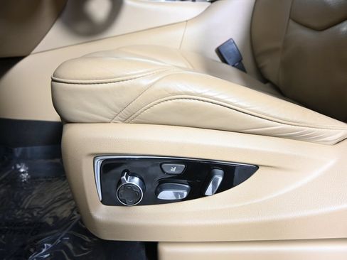 Used 2018 Cadillac Escalade Platinum AWD/4WD image 23