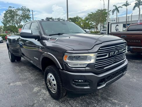 Used 2021 RAM 3500 Laramie w/ Max Tow Package AWD/4WD image 3