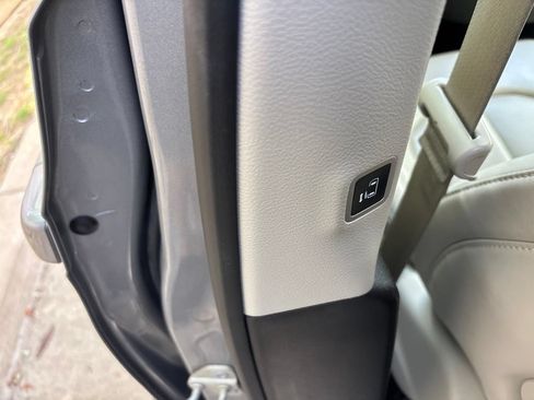 Used 2021 Chrysler Voyager Lxi FWD image 23