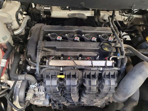 Used 2018 Dodge Journey SE image 30