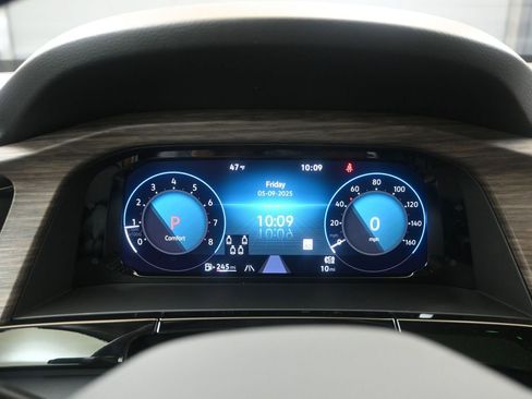 Certified 2025 Volkswagen Atlas SEL image 24