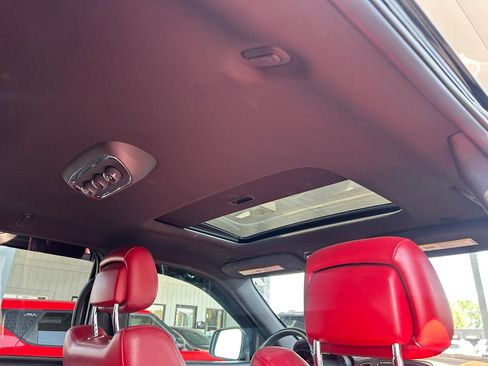 Used 2018 Dodge Durango R/T w/ Technology Group AWD/4WD image 8