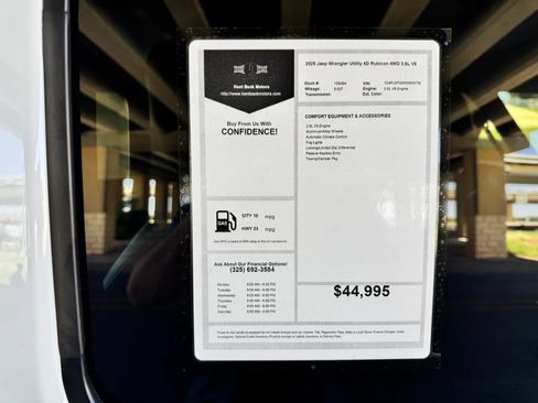 Used 2025 Jeep Wrangler Unlimited Rubicon w/ Convenience Group AWD/4WD image 34