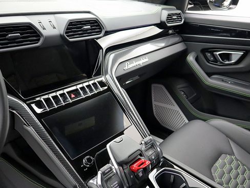 Used 2020 Lamborghini Urus image 34