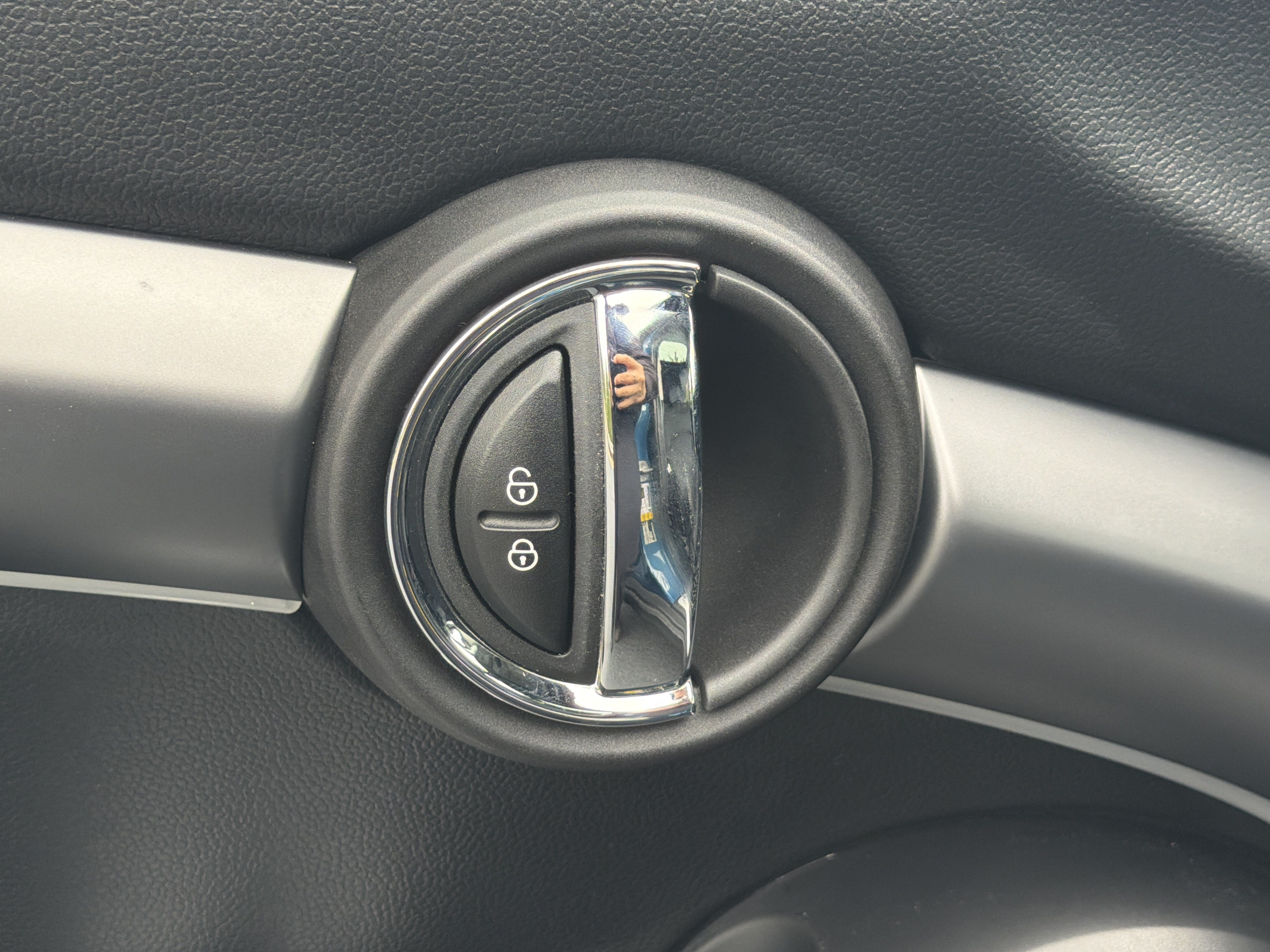Used 2024 MINI Cooper S FWD image 25