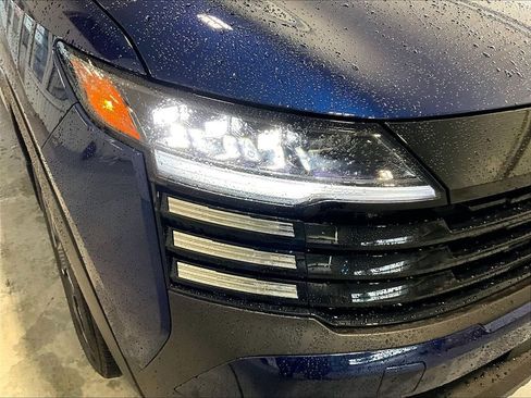 Used 2025 Nissan Kicks SV image 31