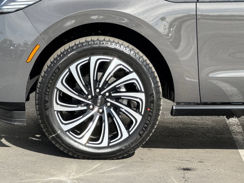 New 2025 Lincoln Navigator Black Label image 26