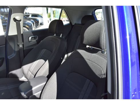 Used 2023 Hyundai Venue SEL w/ Cargo Package image 27