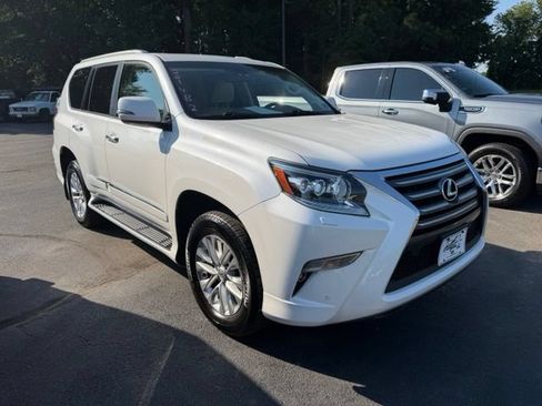 Used 2019 Lexus GX 460 Premium w/ Premium Package AWD/4WD image 3