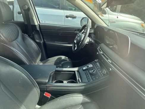 Used 2024 Hyundai Palisade Limited FWD image 6