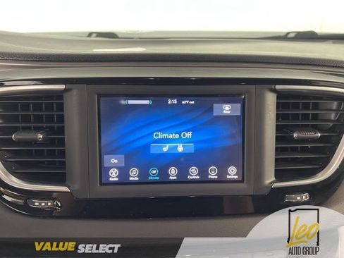 Used 2020 Chrysler Pacifica Touring-L image 22