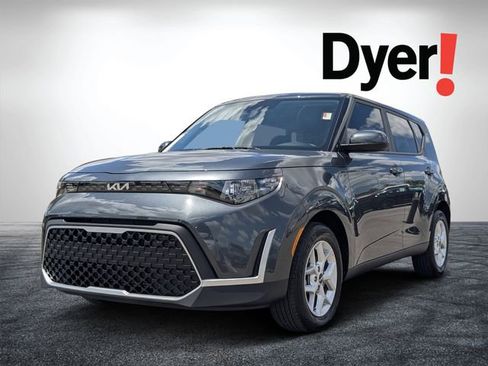 Certified 2025 Kia Soul LX w/ LX Technology Package FWD image 8