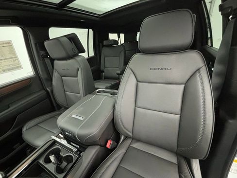 New 2026 GMC Yukon XL Denali w/ Denali Reserve Package image 26